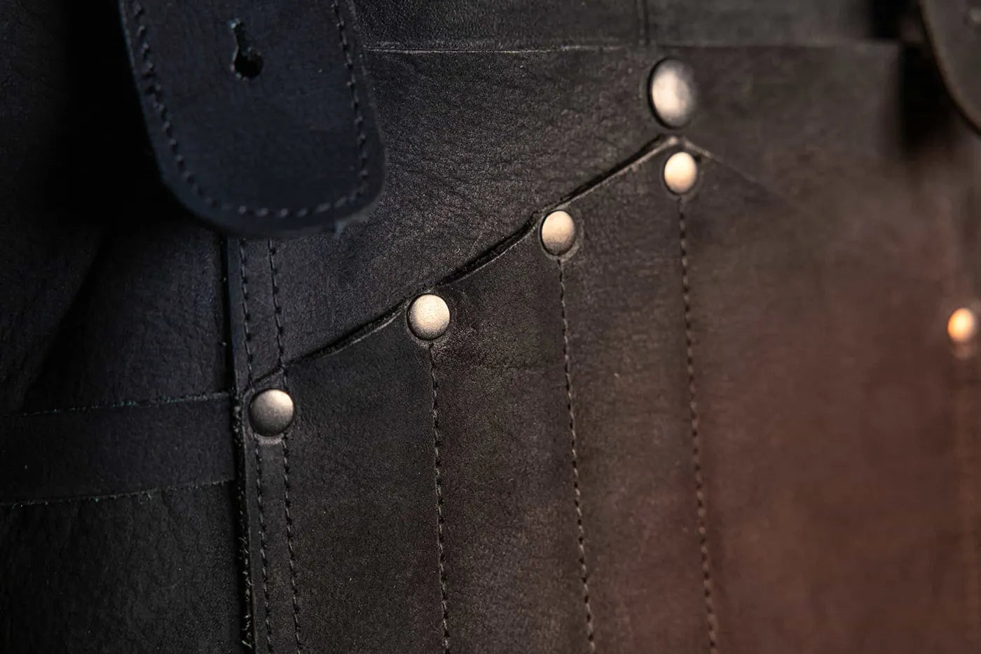 Weldong Apron Black Thread Zoom 2 - Black